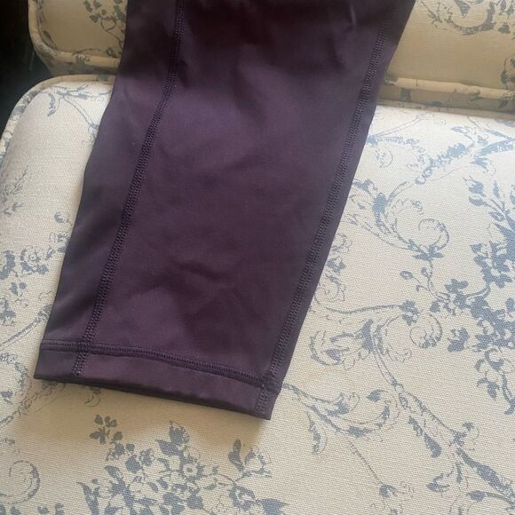 Zyia!! Wine Brilliant High Rise Capri! Like new! Size 12 - Picture 3 of 8